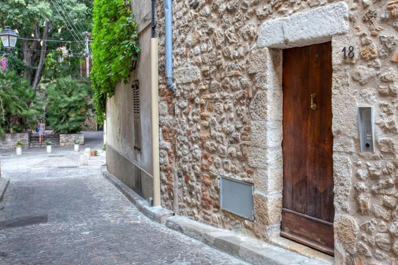 2-Star Apartment Close To Beaches And All Amenities アンティーブ エクステリア 写真